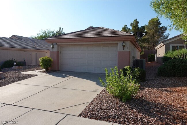 Foto del edificio - 2119 Joy Creek Ln