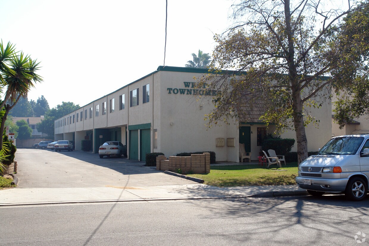 Foto del edificio - West townhomes