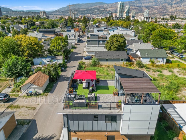 Photo du bâtiment - 985 Coronation Ave