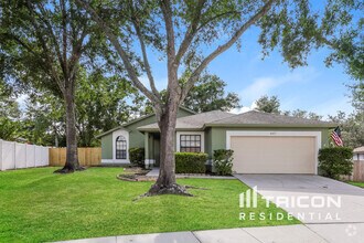 Building Photo - 947 Sandywood Dr