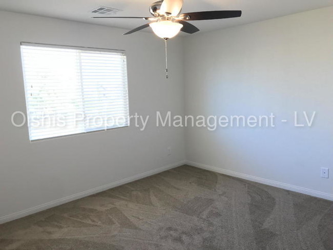 Building Photo - 4571 Sparwood Dr
