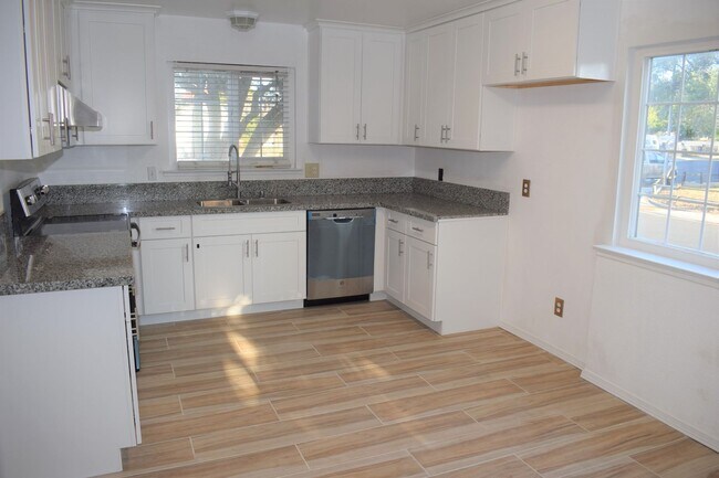 Foto del edificio - Resident Benefit Package Property