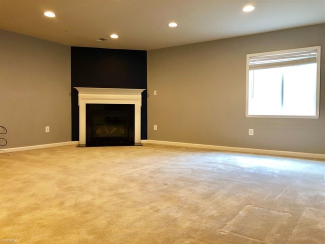 Building Photo - 3 br, 2.5 bath Townhome - 5197 Wyndholme Cir