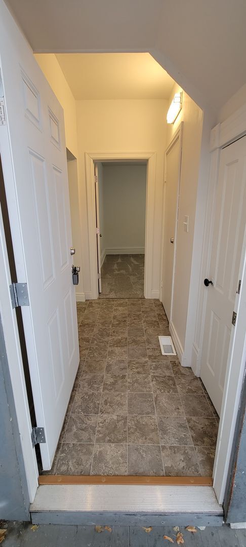 Building Photo - Dean