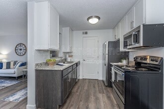 Interior Photo - Windsor Place Apartment