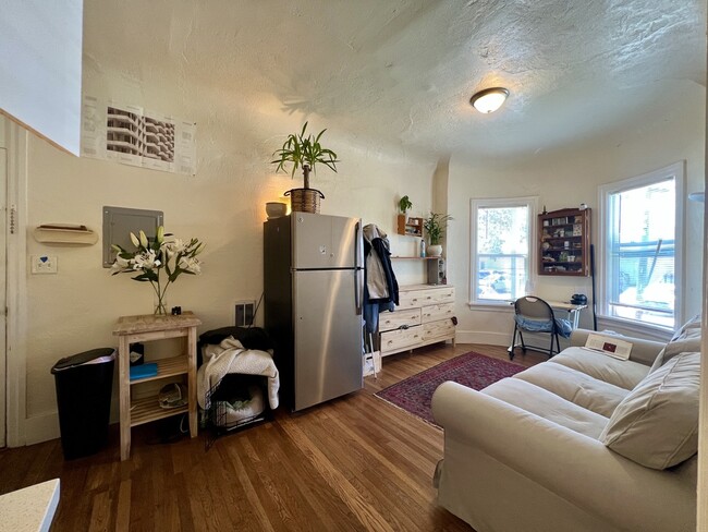 Livingroom - 2035 Channing Way