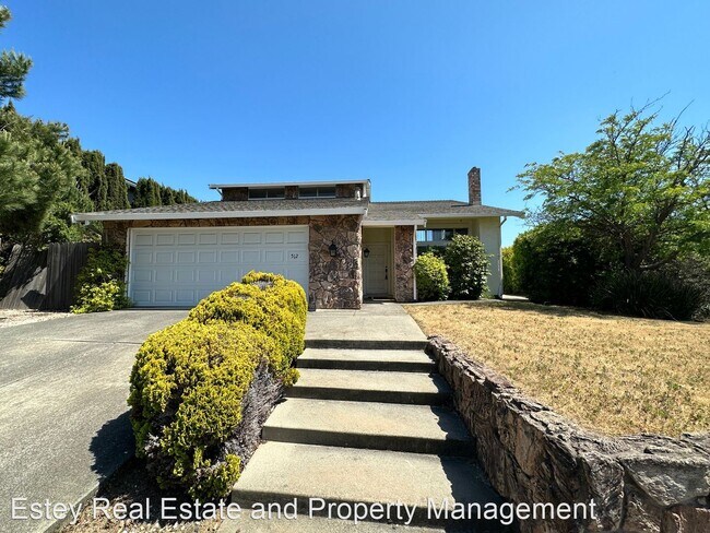 Building Photo - 4 br, 3 bath House - 512 Baylor Court