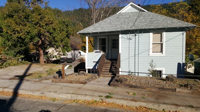 Building Photo - 5518 Shasta Ave