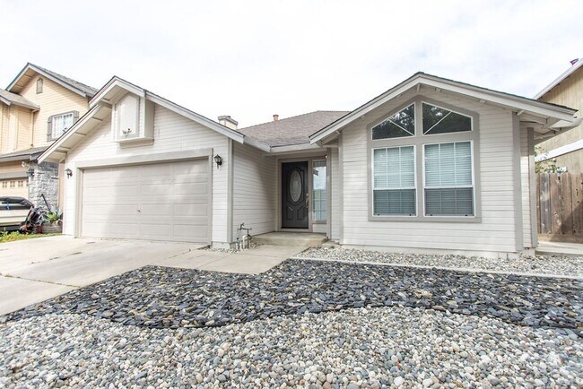 Building Photo - Spacious Family Home