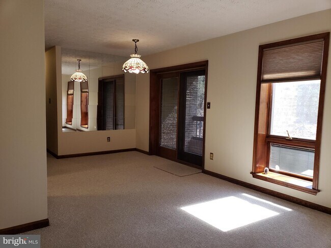 Foto del edificio - 44691 White Oak Ct