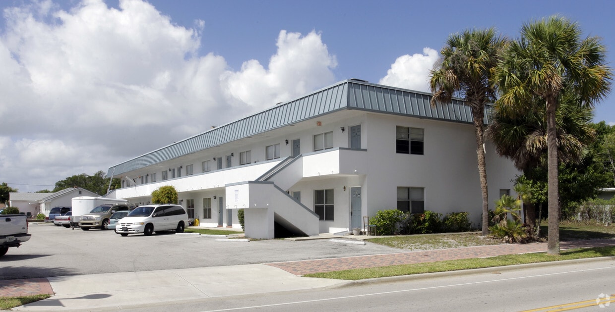 Building Photo - Regency House