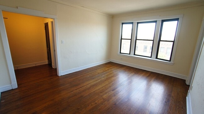 Building Photo - 2638 N Milwaukee Ave