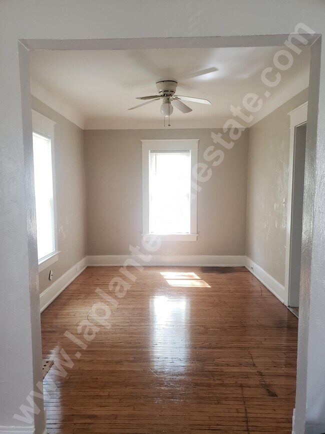 Building Photo - 2019 South Ave