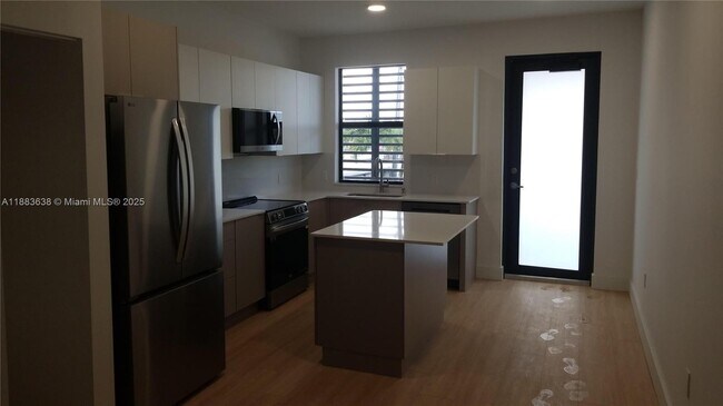 Foto del edificio - 4124 E 8th Ct