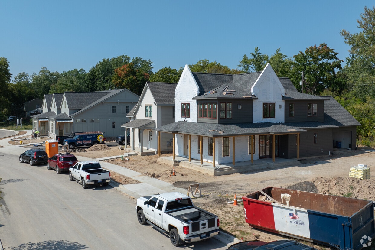 Building Photo - Breton Hamlet