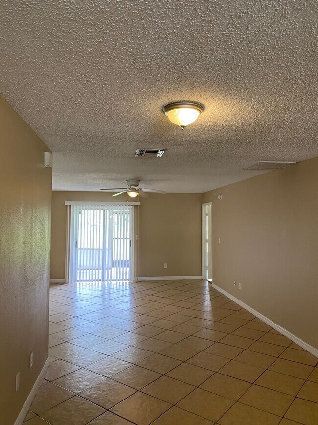 Foto del edificio - 3 br, 2.5 bath House - 504 IMPERIAL PLACE