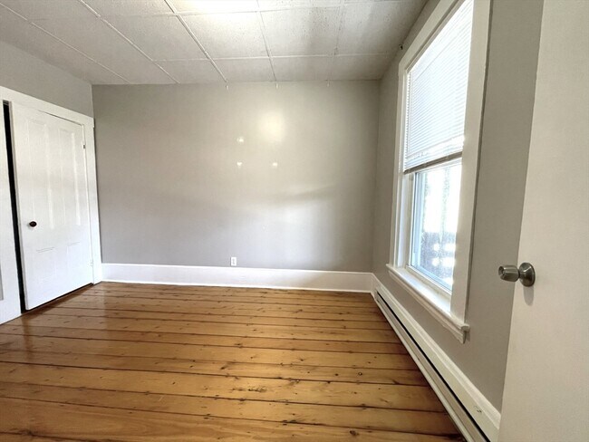 Foto del edificio - 9 School St