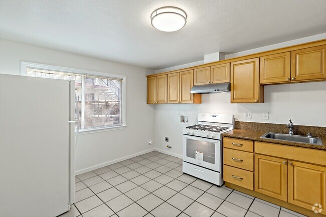 Building Photo - 10582 Topanga Dr