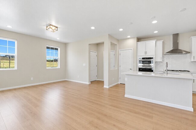 Foto del edificio - 8059 Monte Vista Cir