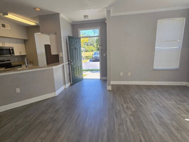 Building Photo - 9058 Lake Chase Island Way
