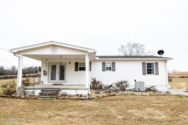 Building Photo - Sweetwater 37874 - 2 bedroom, 1 bath home ...