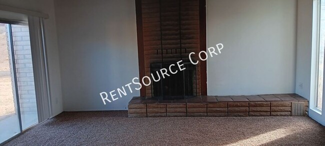 Foto del edificio - 3 Bedroom Home for Rent in Barstow