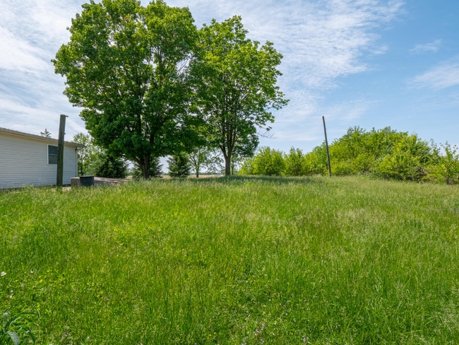 Building Photo - 5784 250N