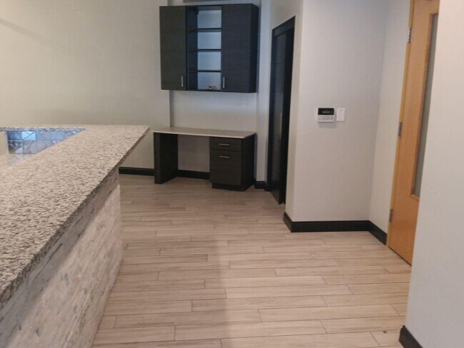 Foto del edificio - 219 Central Ave NW