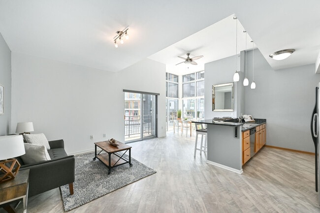 Building Photo - 2121 S Kinnickinnic Ave