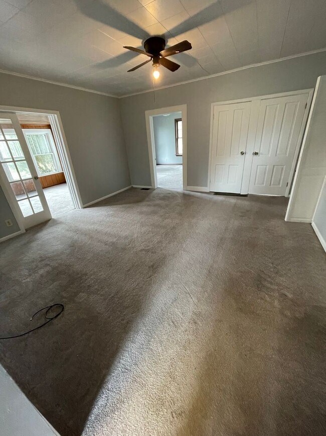 Foto del edificio - 4 br, 2 bath House - 700 Townhall Rd W