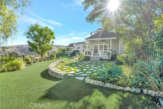 Building Photo - 324 Copa de Oro Dr