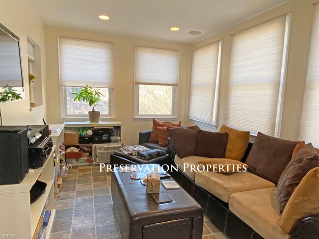 Building Photo - 4 br, 3.5 bath House - 269 Waltham St