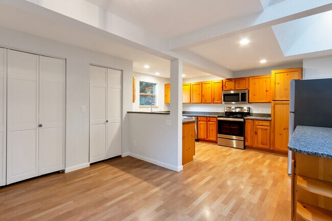 Foto del edificio - 8845 W Frances Pl