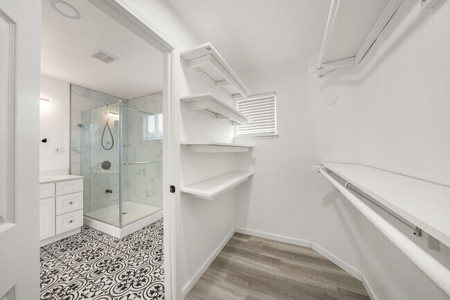 Foto del edificio - Charming 3 Bedroom 2 Bath Home in Carmichael