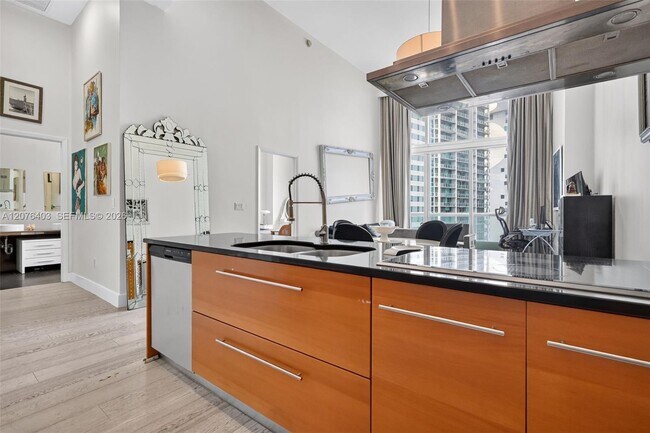 Foto del edificio - 485 Brickell Ave