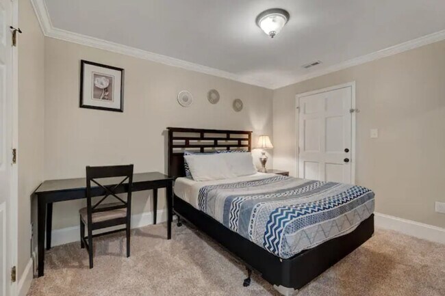 Foto del edificio - 2201 1/2 Summit Street-SI ID1388443P