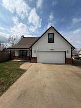 Building Photo - 1801 S Missouri Ave