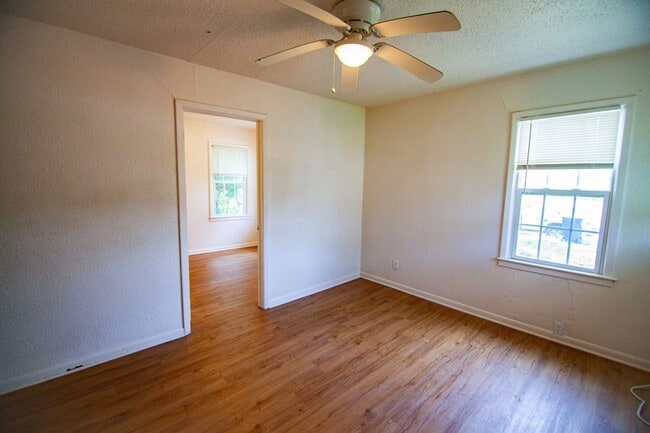 Foto del edificio - 1606 S Martinson St