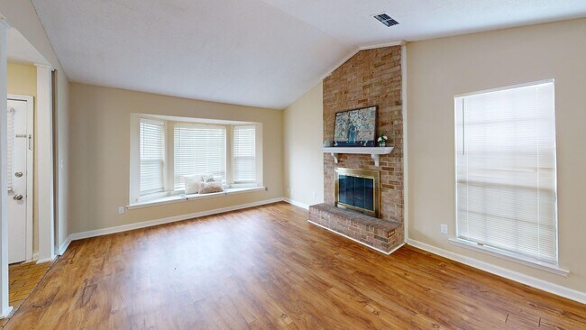 Foto del edificio - Lovely 4 bedroom, 2 bath home in Overlook