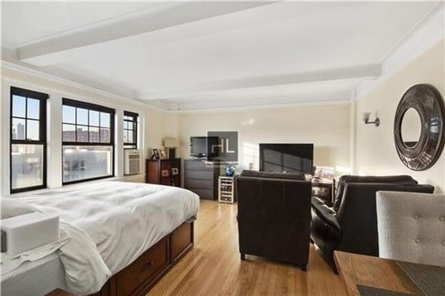 Building Photo - Christopher Street