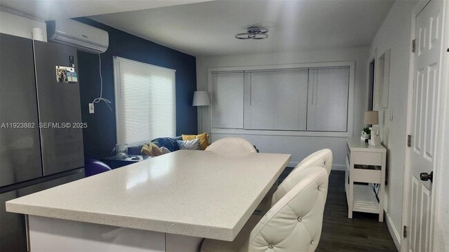 Building Photo - 14 Cedar St