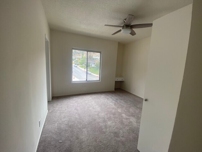 Foto del edificio - 2207 N Verdugo Rd