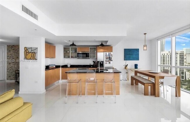 Foto del edificio - 480 NE 30th St