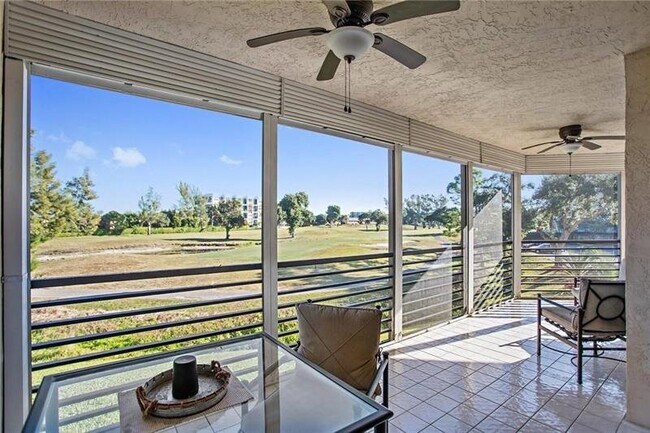 Foto del edificio - 7400 Radice Ct