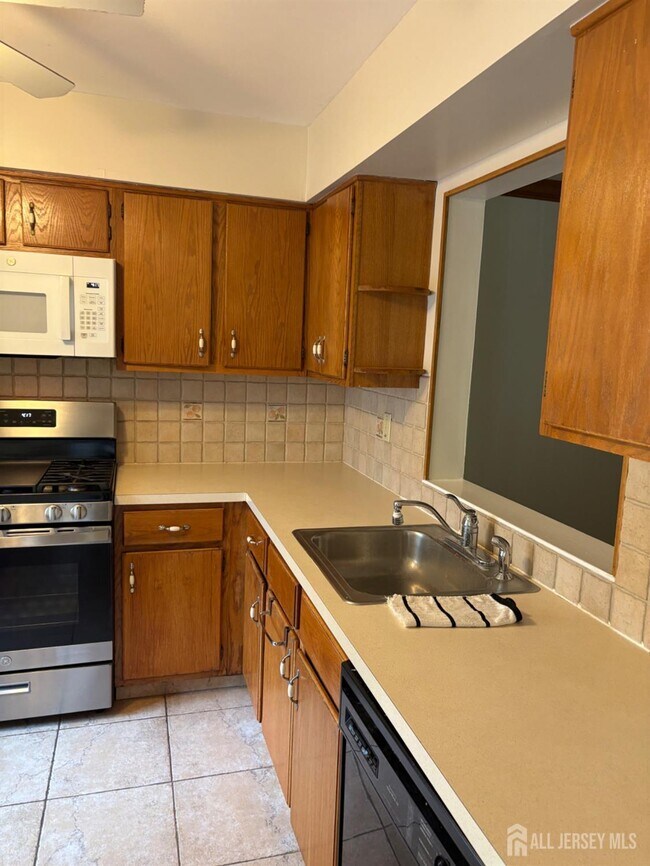 Foto del edificio - 1112 Schmidt Ln