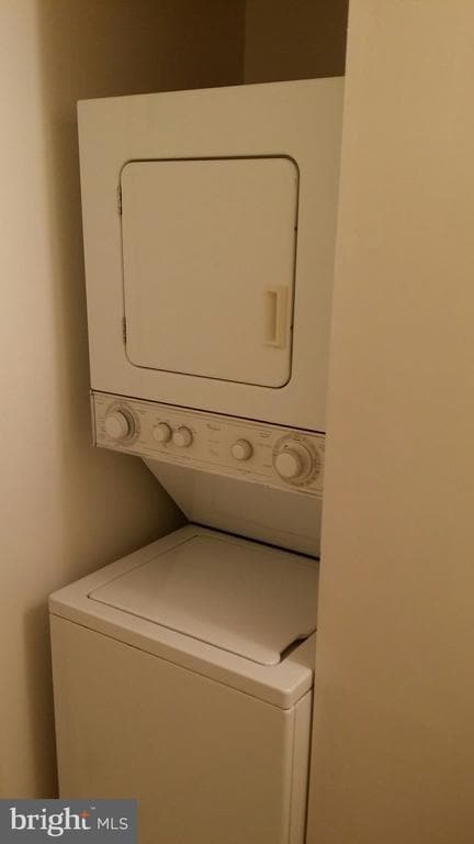 Building Photo - 2300 Vartan Ct