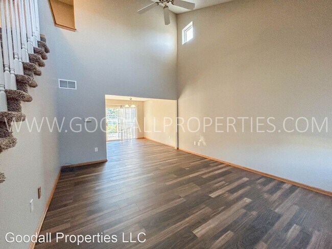 Building Photo - 3 br, 2 bath House - 3216 SW Buttonwood Ci...
