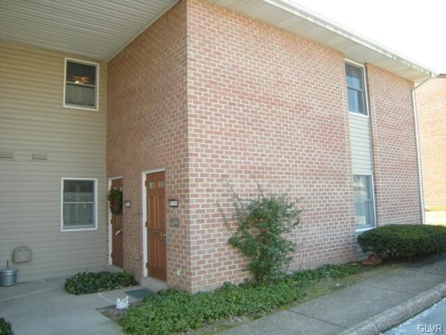 Building Photo - 253 Spring St