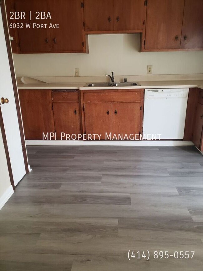 Foto del edificio - 6032 W Port Ave