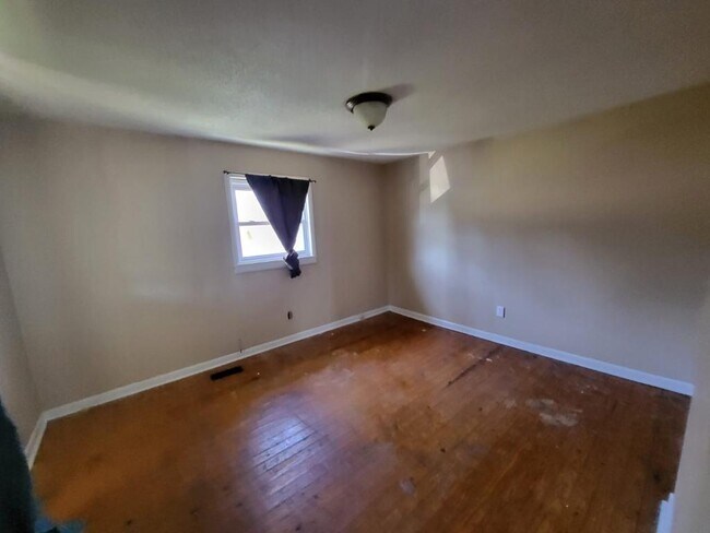 Building Photo - 117 Brooks Alley